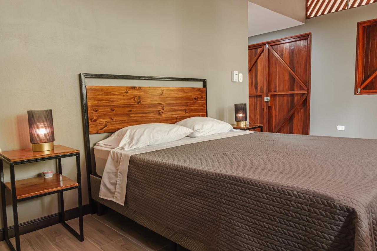 Hotel Boutique The Green Jungle House Puerto Viejo de Talamanca Exterior photo
